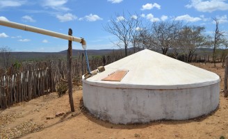 O sertanejo do semiárido tem água graças a milhares de cisternas