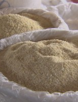 O jeito correto de armazenar a farinha de mandioca permite mais durabilidade do produto