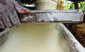 Farinha de mandioca dura mais se for bem armazenada