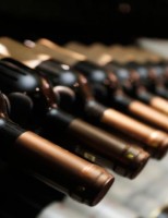 Ressonância nuclear magnética analisa vinho sem abrir a garrafa