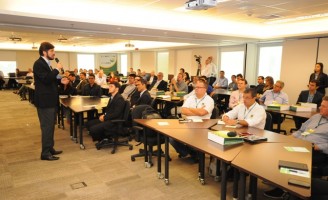 Empresários, produtores e especialistas estão reunidos no Circuito RedeAgro
