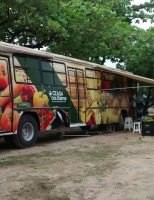 Ônibus com produtos hortigranjeiros chega aos bairros de Maceió