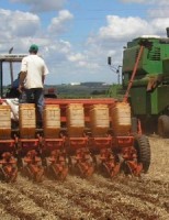 Crise provoca redução nas vendas de máquinas para a agricultura