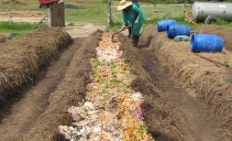 Como se faz um composto orgânico para ser usado na adubação