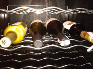 adega com vinhos