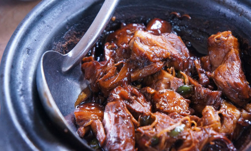 <h2><a href="https://nordesterural.com.br/receita-costela-na-cerveja/">Receita – Costela na cerveja</a></h2>Do Chef Guilherme De Rosso&nbsp;

&nbsp;

INGREDIENTES:

3 cebolas grandes picadas

2 dentes de alho mo&iacute;dos

1 pitada de pimenta calabresa em flocos

2 kilos de anti ponta de costela

500 ml de cerveja

1 ramo de tomilho

1
