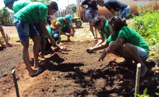 Projeto ajuda jovens agricultores do Ceará a estudar e se manter na terra