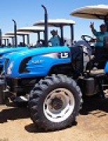 Agricultores do semiárido pernambucano ganham tratores para produzir o ano todo