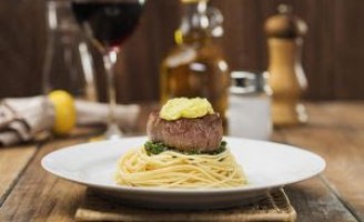 Receita – Filé com Espaguete no Molho Pesto