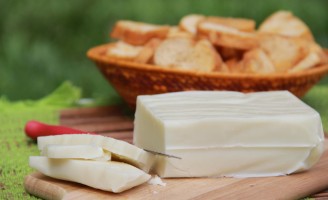 O queijo de búfala da ilha do Marajó é feito de forma artesanal e rico em substâncias para a saúde