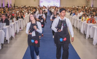 As 16 amostras escolhidas por mil degustadores como destaques da safra de vinhos no Brasil