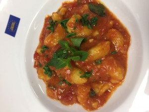Nhoque de Banana Verde ao molho de Tomate e Melancia