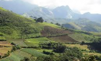 Como melhorar a produção agrícola em solos acidentados e com montanhas