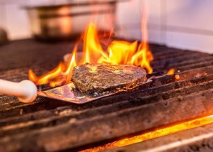 hamburguer no fogo