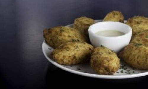 <h2><a href="https://nordesterural.com.br/receita-bolinho-de-arroz-com-queijo/">Receita &ndash; Bolinho de arroz com queijo</a></h2>INGREDIENTES:



- 500 gramas de Arroz Broto Legal cozido, de prefer&ecirc;ncia amanhecido

- 2 ovos

- 1 colher(es) de sopa de farinha de trigo

- 1 colher(es) de sopa de amido de milho

- 150