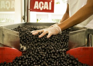 açai com luva