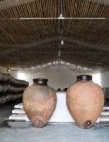 Conheça como é feito o espetacular vinho de talha do Alentejo