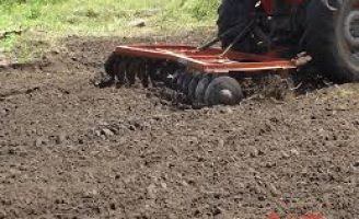 O agricultor pode fazer calagem e adubação com ajuda de equipamento gratuitamente