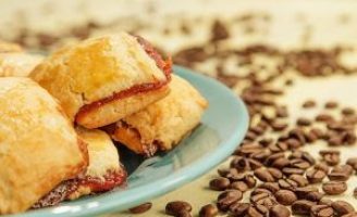 Receita – Quadradinhos de Goiaba com Café