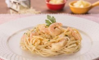 Receita – Linguine com Camarão e Cheddar