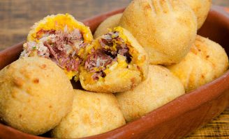 Receita – Bolinho de Carne Seca com Queijo
