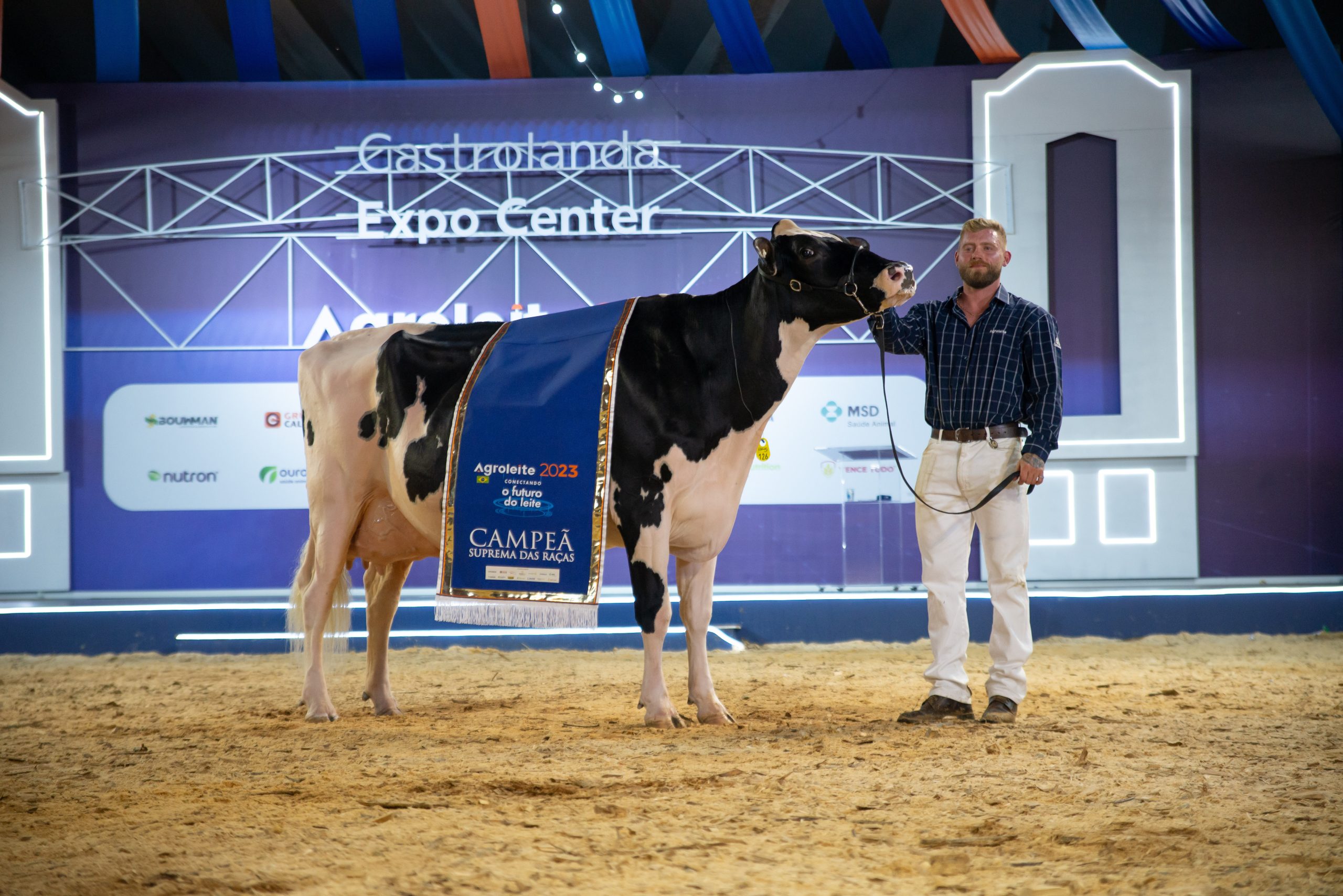 Atenção produtores: começam as inscrições das vacas leiteira que vão participar Agroleite 2024