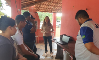 Treinamento para produtores de abelhas e porcos durante a Expo Maio no sertão