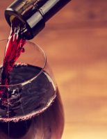 O brasileiro está consumindo mais vinhos e o mercado deve movimentar R$ 22 bilhões em 2026